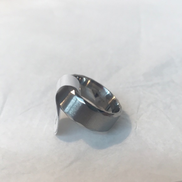 Stainless Steel 8mm Men’s Ring - Picture 2 of 4